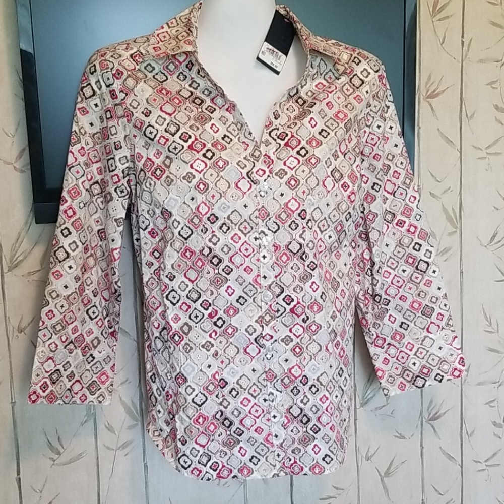 NWT G.H. Bass & Co Women Blouse Medium M Pink White Geometric Tile Button Up 3/4